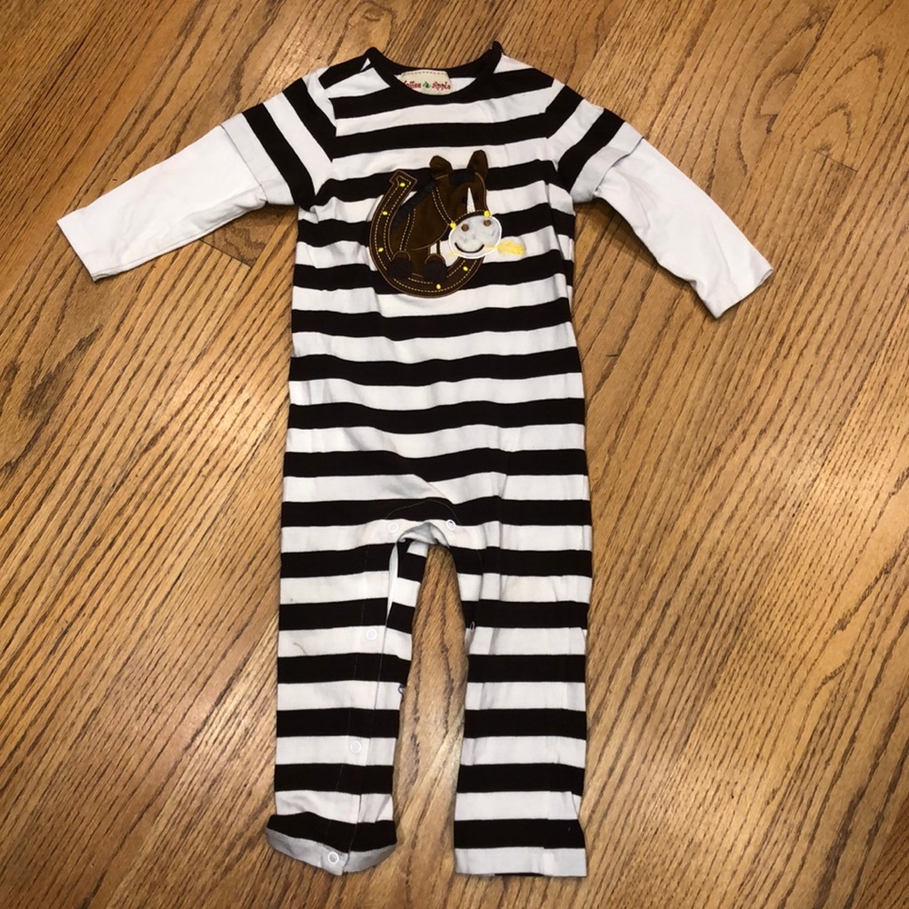 Toffee Apple Outfit